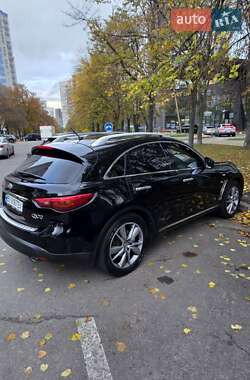 Позашляховик / Кросовер Infiniti QX70 2013 в  фото 10 Позашляховик / Кросовер Infiniti QX70 2013 в