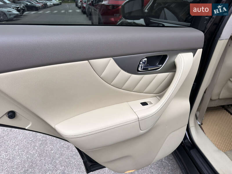 Внедорожник / Кроссовер Infiniti QX70 2016 в Киеве фото 10 Внедорожник / Кроссовер Infiniti QX70 2016 в Киеве