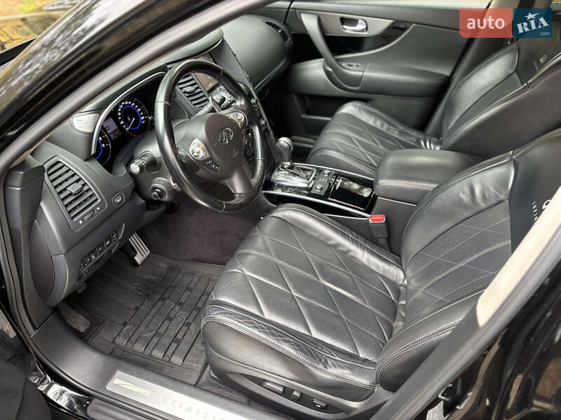 Внедорожник / Кроссовер Infiniti QX70 2013 в Киеве