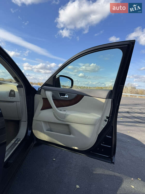 Внедорожник / Кроссовер Infiniti QX70 2013 в Харькове