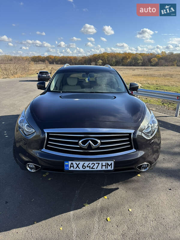 Внедорожник / Кроссовер Infiniti QX70 2013 в Харькове