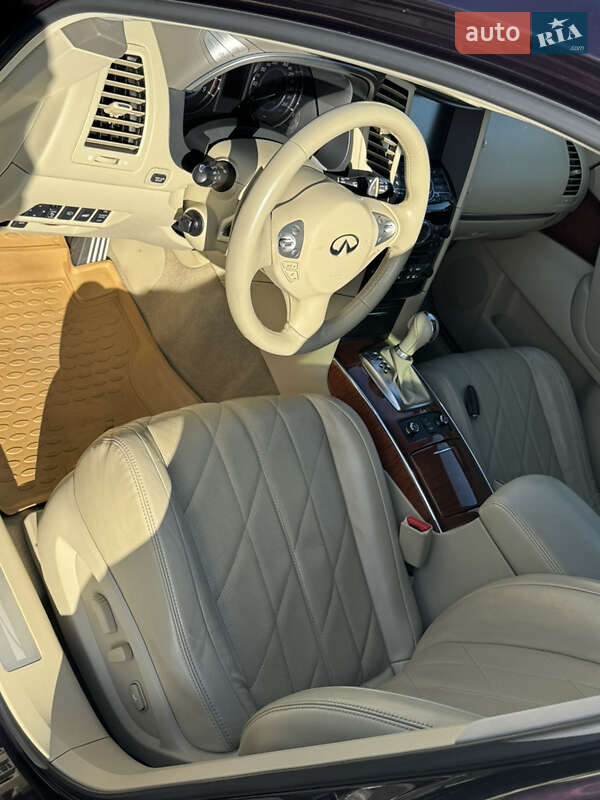 Внедорожник / Кроссовер Infiniti QX70 2013 в Харькове