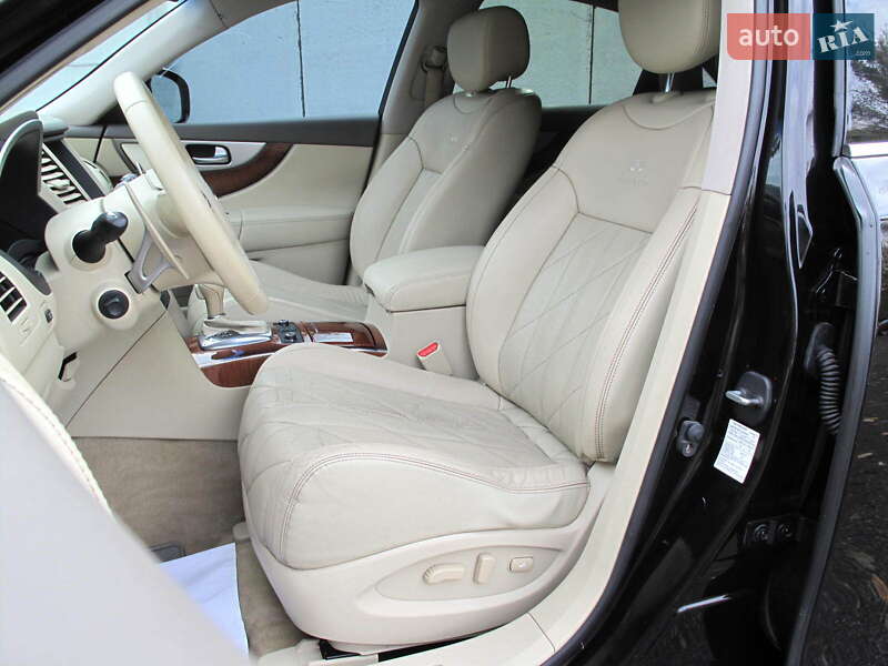 Позашляховик / Кросовер Infiniti QX70 2013 в Києві