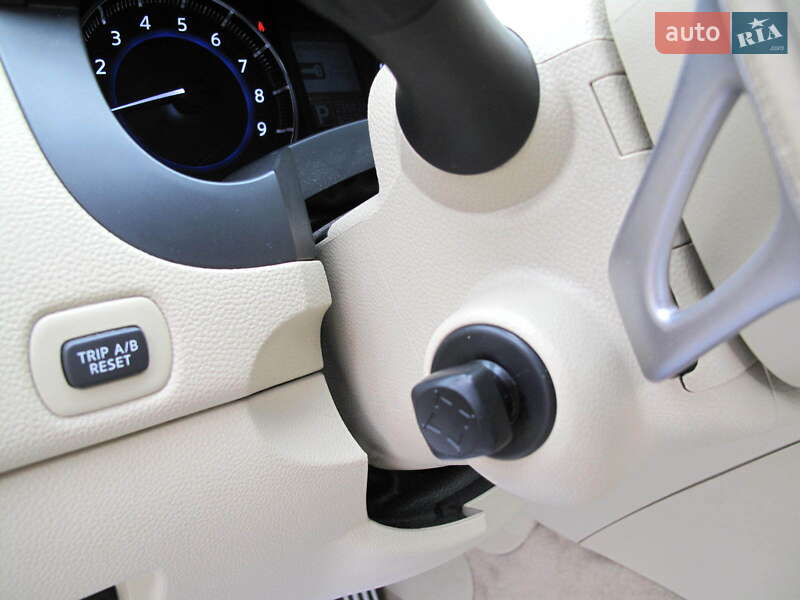 Позашляховик / Кросовер Infiniti QX70 2013 в Києві