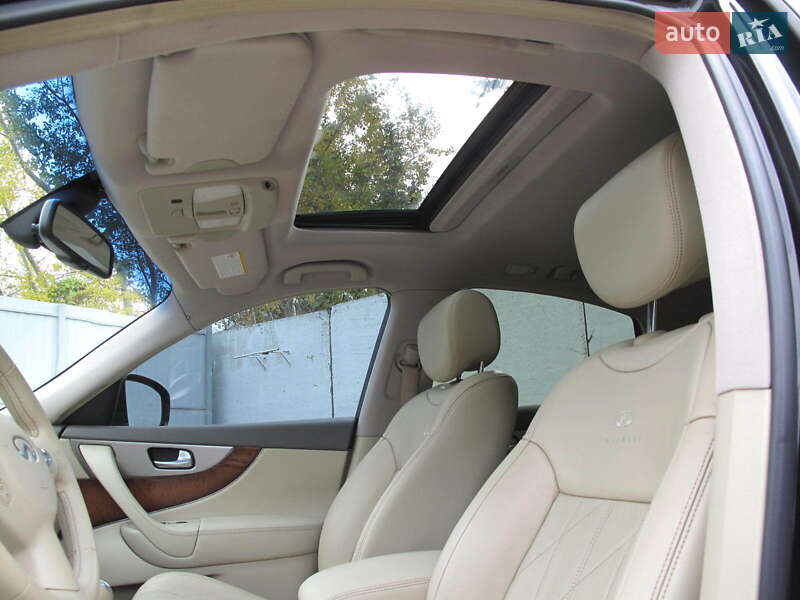 Позашляховик / Кросовер Infiniti QX70 2013 в Києві