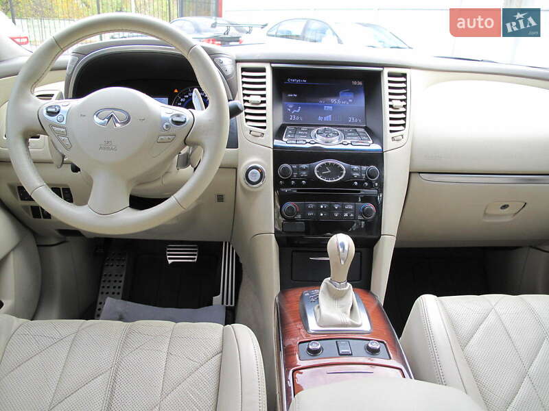 Позашляховик / Кросовер Infiniti QX70 2013 в Києві