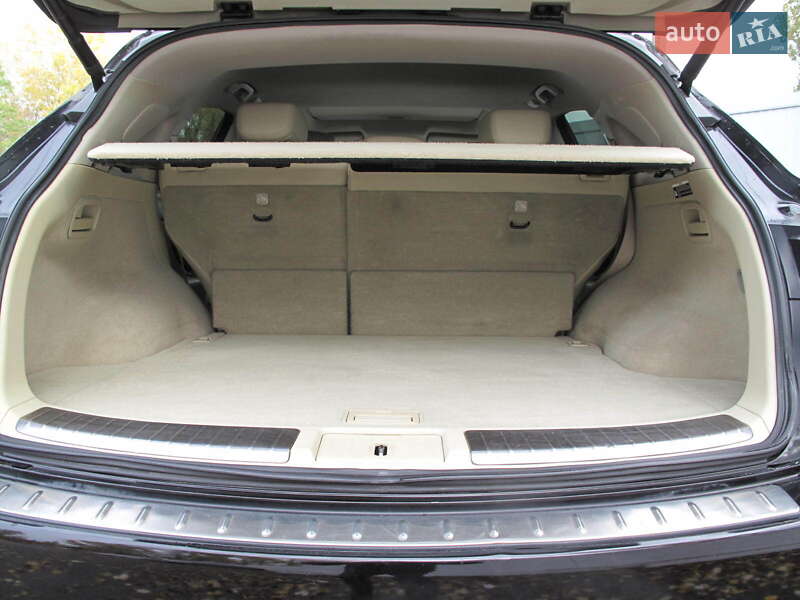 Позашляховик / Кросовер Infiniti QX70 2013 в Києві