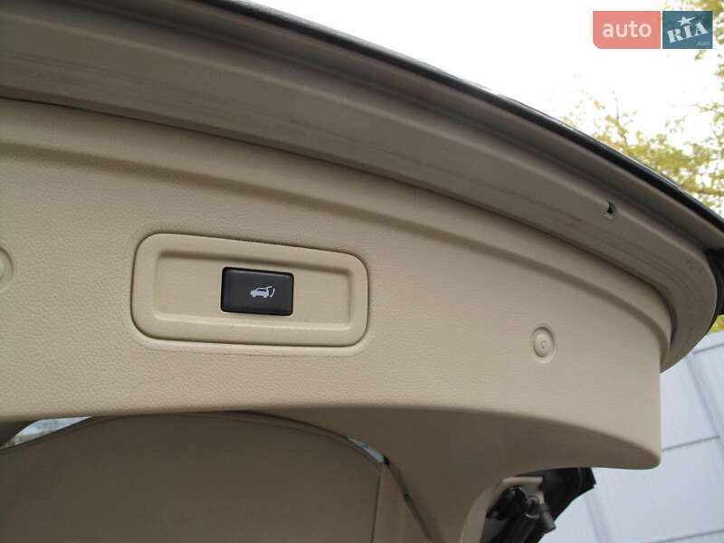 Позашляховик / Кросовер Infiniti QX70 2013 в Києві