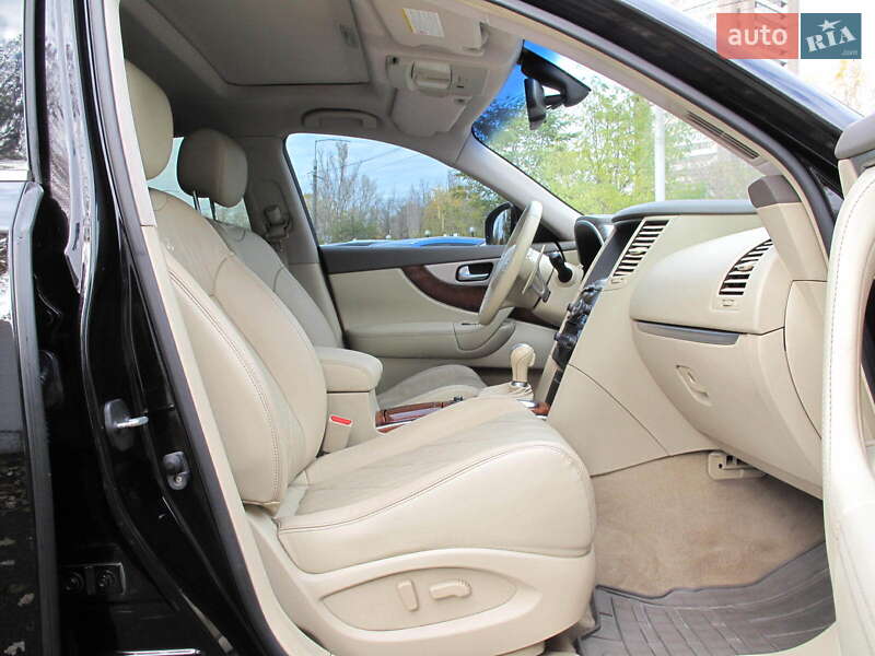 Позашляховик / Кросовер Infiniti QX70 2013 в Києві