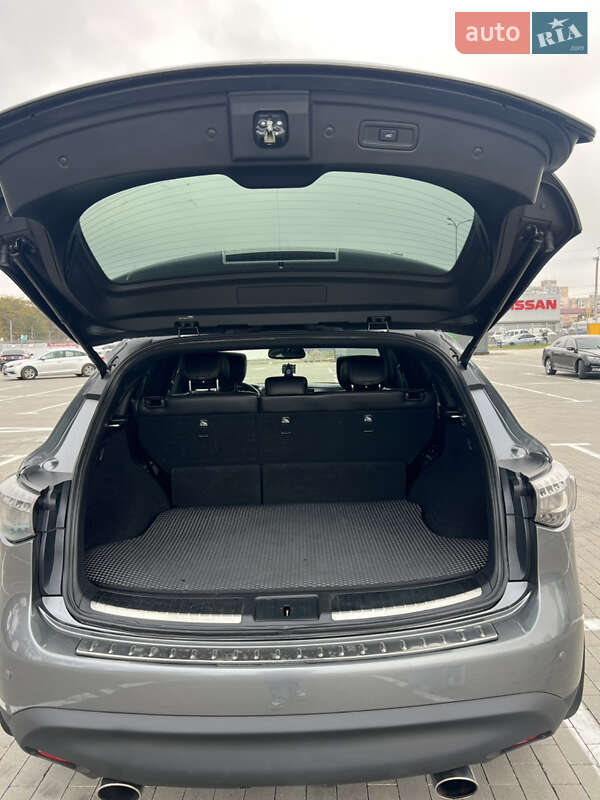 Внедорожник / Кроссовер Infiniti QX70 2017 в Одессе