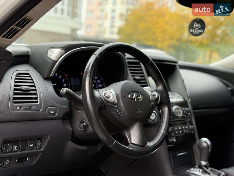 Внедорожник / Кроссовер Infiniti QX70 2016 в Тернополе фото 12 Внедорожник / Кроссовер Infiniti QX70 2016 в Тернополе