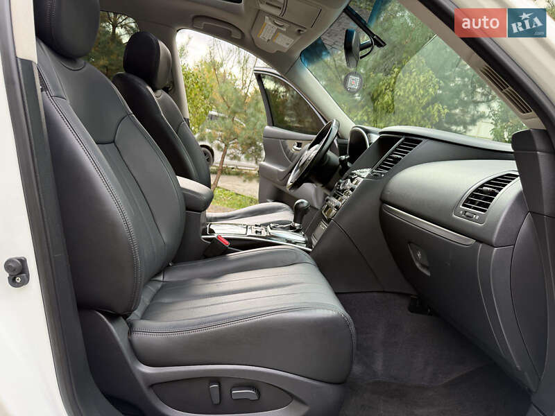 Внедорожник / Кроссовер Infiniti QX70 2016 в Тернополе фото 17 Внедорожник / Кроссовер Infiniti QX70 2016 в Тернополе