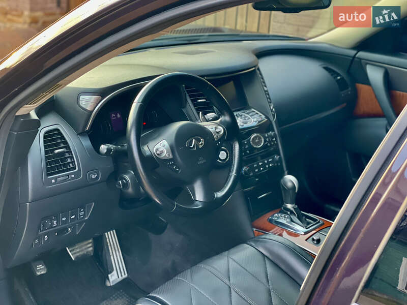 Внедорожник / Кроссовер Infiniti QX70 2014 в Киеве фото 11 Внедорожник / Кроссовер Infiniti QX70 2014 в Киеве