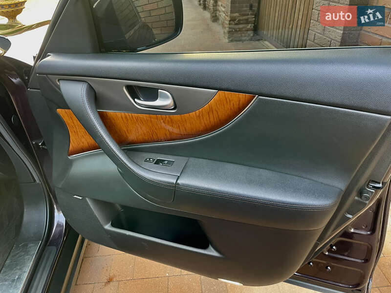 Внедорожник / Кроссовер Infiniti QX70 2014 в Киеве фото 17 Внедорожник / Кроссовер Infiniti QX70 2014 в Киеве