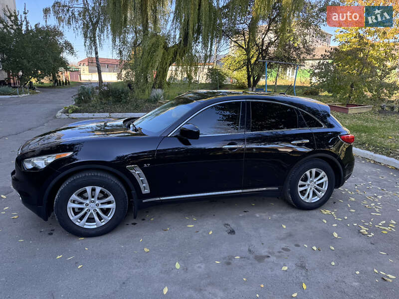 Позашляховик / Кросовер Infiniti QX70 2013 в Волочиську