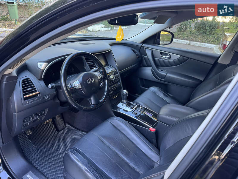 Позашляховик / Кросовер Infiniti QX70 2013 в Волочиську