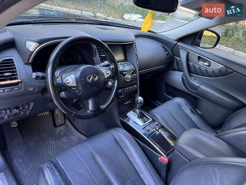 Позашляховик / Кросовер Infiniti QX70 2013 в Волочиську