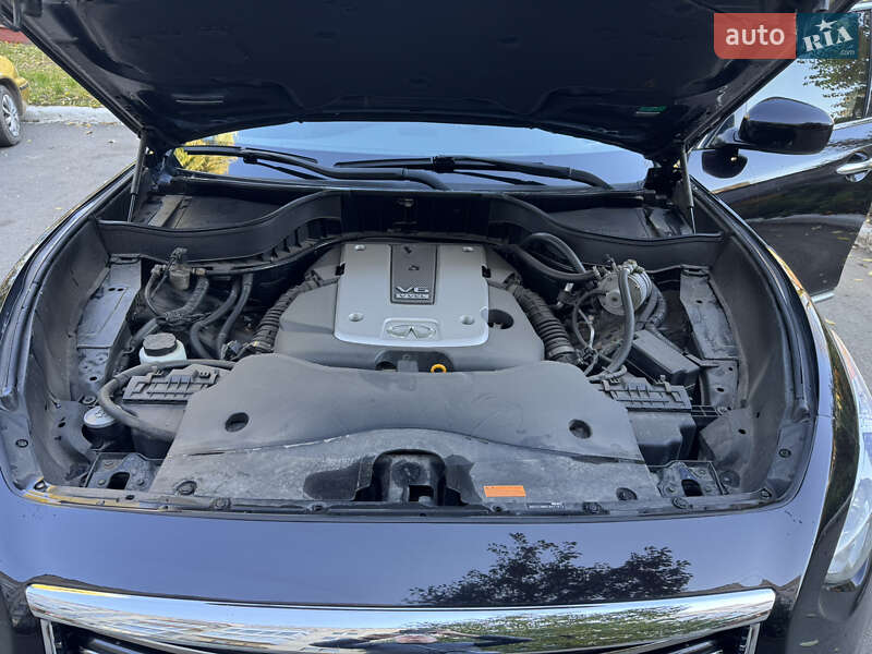 Позашляховик / Кросовер Infiniti QX70 2013 в Волочиську