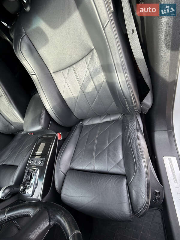 Внедорожник / Кроссовер Infiniti QX70 2015 в Киеве