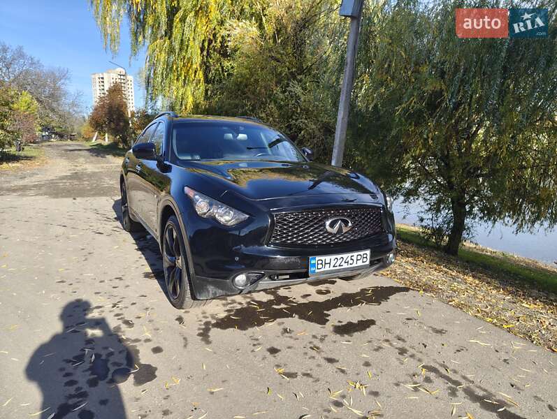 Внедорожник / Кроссовер Infiniti QX70 2016 в Первомайске фото 2 Внедорожник / Кроссовер Infiniti QX70 2016 в Первомайске