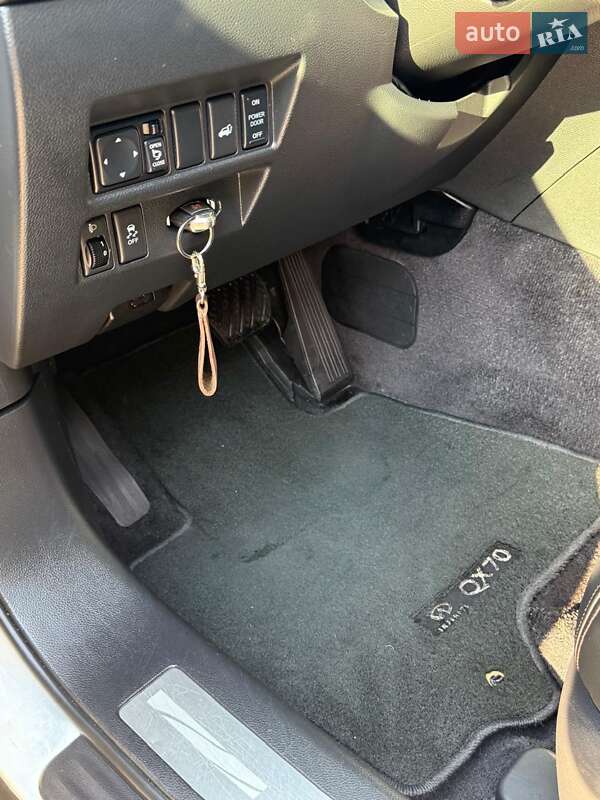 Внедорожник / Кроссовер Infiniti QX70 2015 в Киеве фото 21 Внедорожник / Кроссовер Infiniti QX70 2015 в Киеве