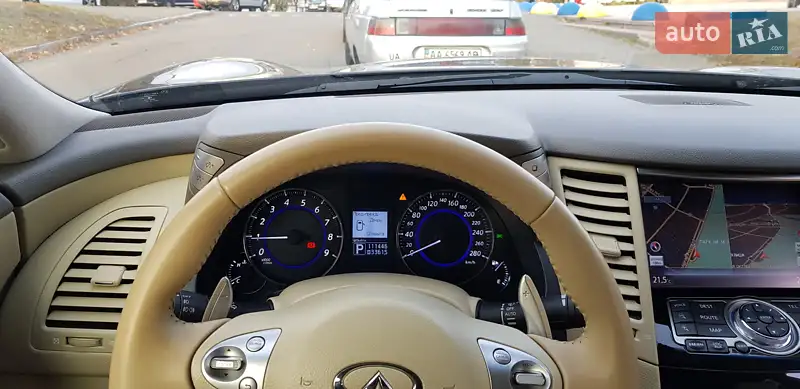 Infiniti QX70 2013