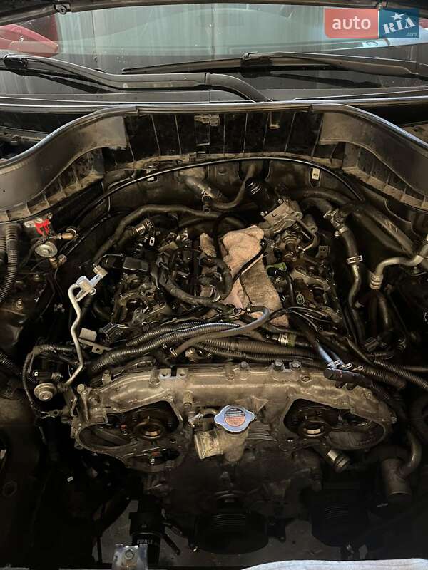 Внедорожник / Кроссовер Infiniti QX70 2015 в Вараше