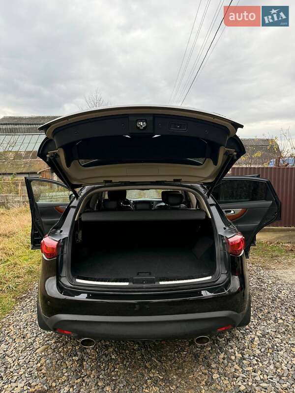 Позашляховик / Кросовер Infiniti QX70 2016 в Івано-Франківську