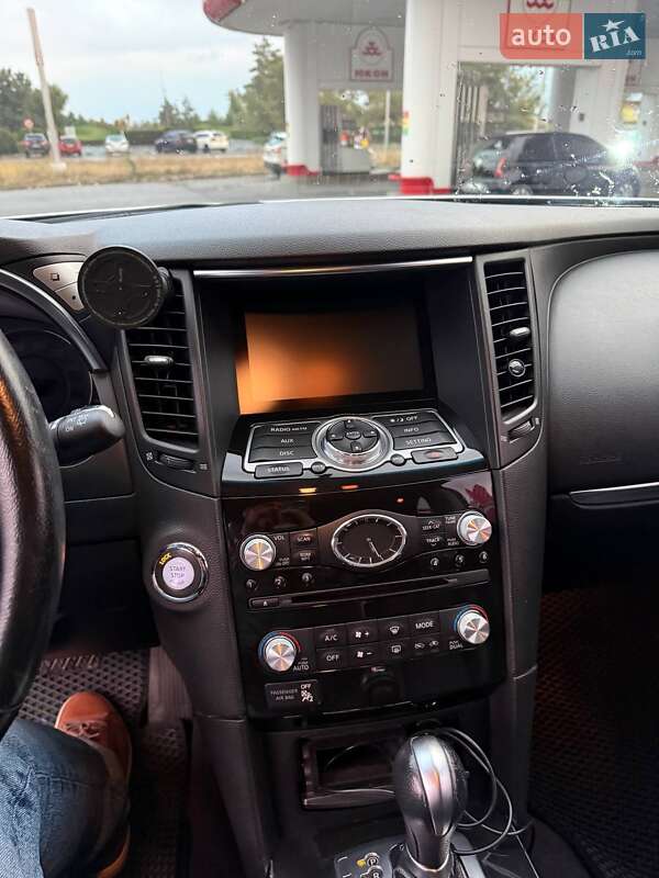 Позашляховик / Кросовер Infiniti QX70 2017 в Дніпрі