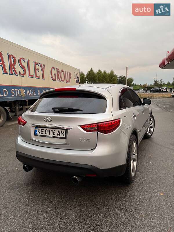 Позашляховик / Кросовер Infiniti QX70 2017 в Дніпрі