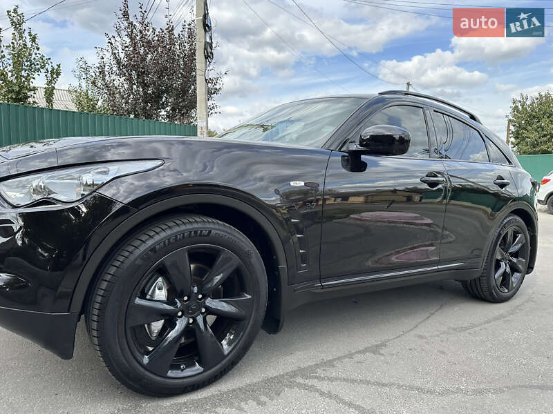 Внедорожник / Кроссовер Infiniti QX70 2013 в Полтаве
