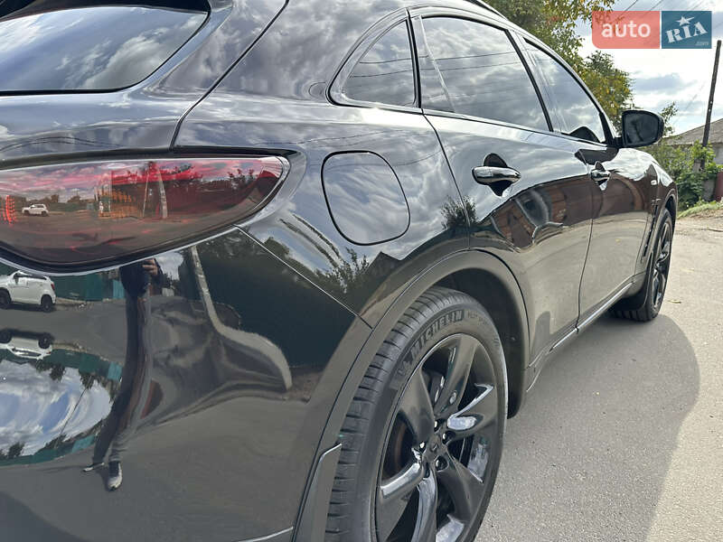 Внедорожник / Кроссовер Infiniti QX70 2013 в Полтаве