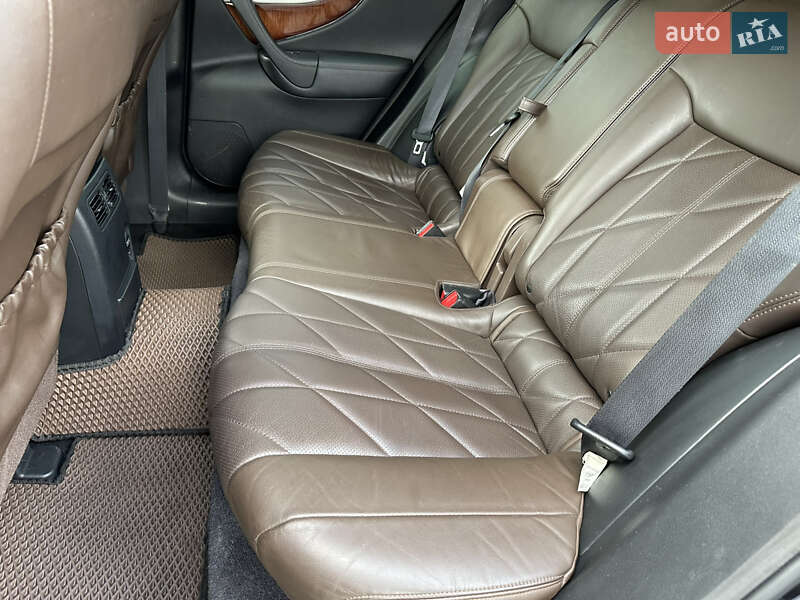 Внедорожник / Кроссовер Infiniti QX70 2013 в Полтаве