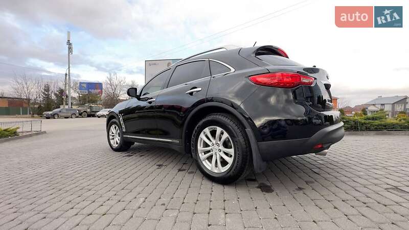 Внедорожник / Кроссовер Infiniti QX70 2013 в Хмельницком