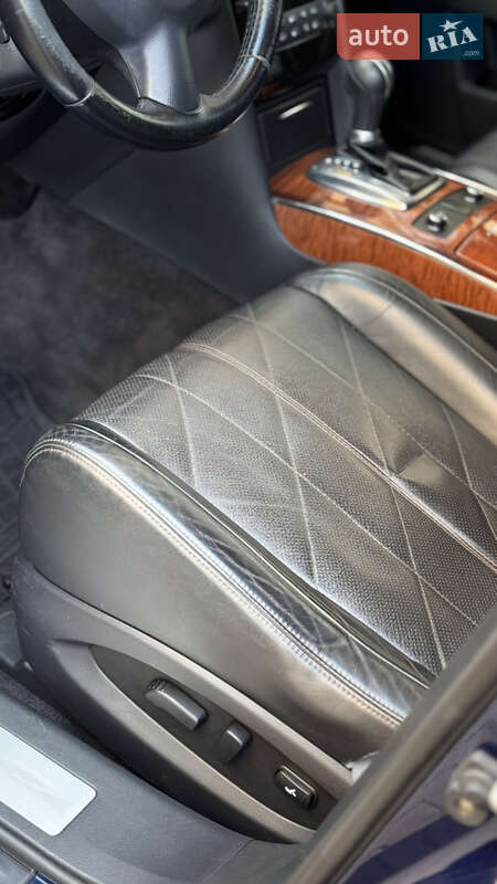 Внедорожник / Кроссовер Infiniti QX70 2016 в Одессе