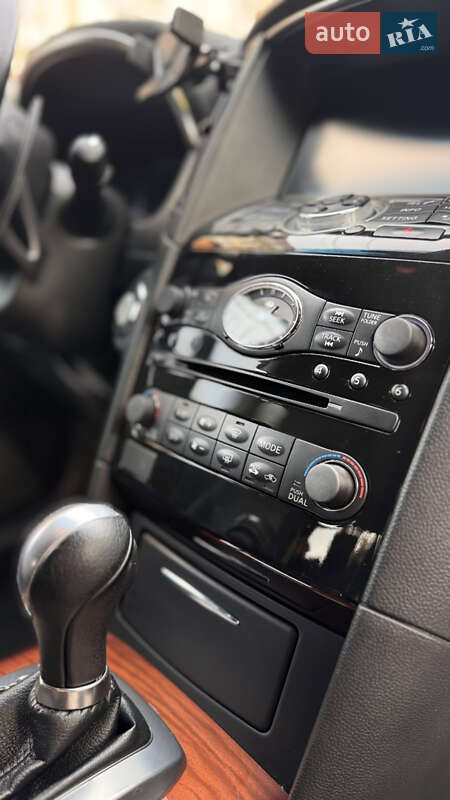 Внедорожник / Кроссовер Infiniti QX70 2016 в Одессе