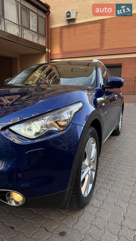 Внедорожник / Кроссовер Infiniti QX70 2016 в Одессе