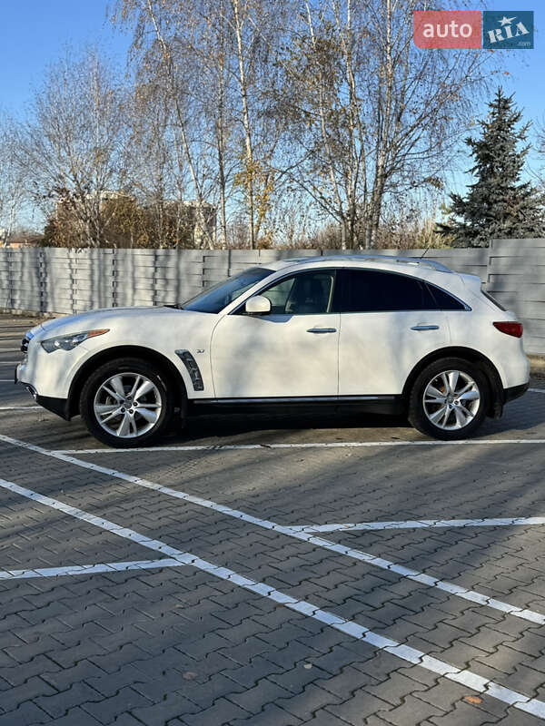 Внедорожник / Кроссовер Infiniti QX70 2014 в Крюковщине фото Внедорожник / Кроссовер Infiniti QX70 2014 в Крюковщине