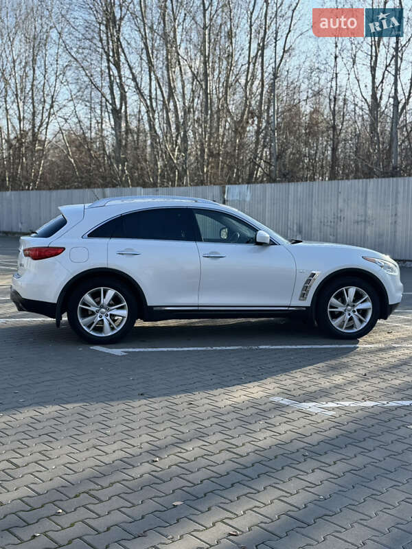 Внедорожник / Кроссовер Infiniti QX70 2014 в Крюковщине фото 8 Внедорожник / Кроссовер Infiniti QX70 2014 в Крюковщине