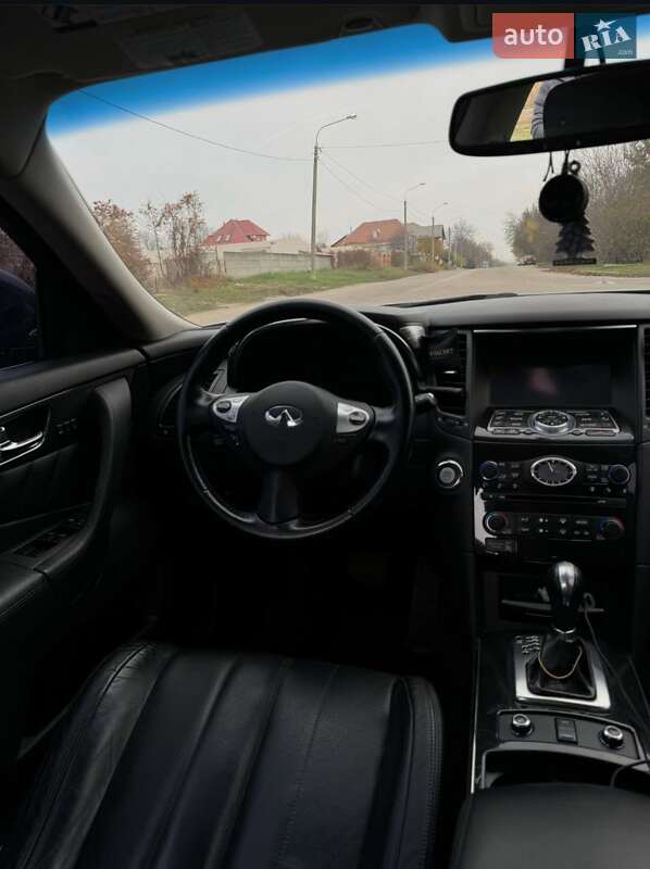 Внедорожник / Кроссовер Infiniti QX70 2013 в Запорожье