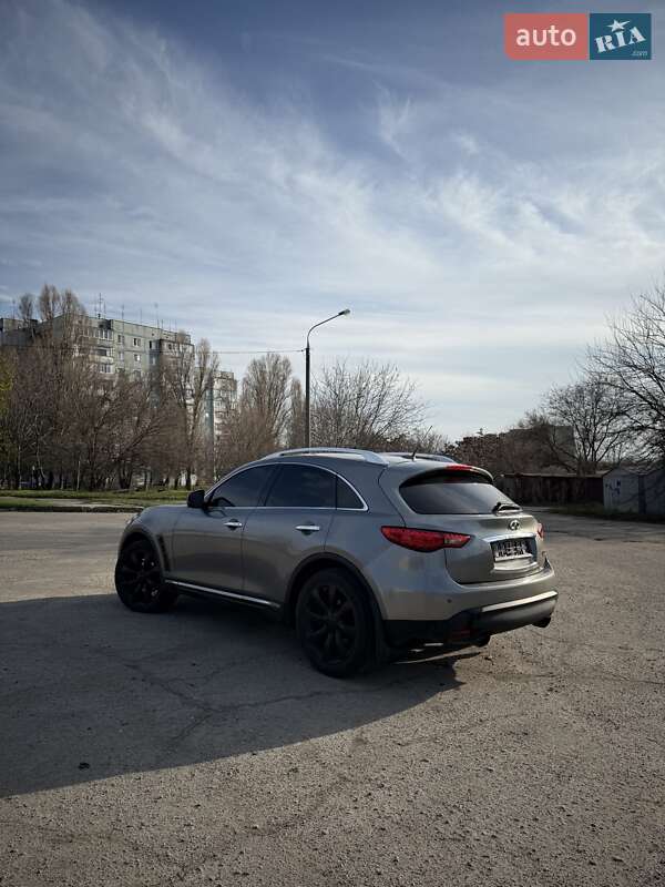 Внедорожник / Кроссовер Infiniti QX70 2013 в Запорожье