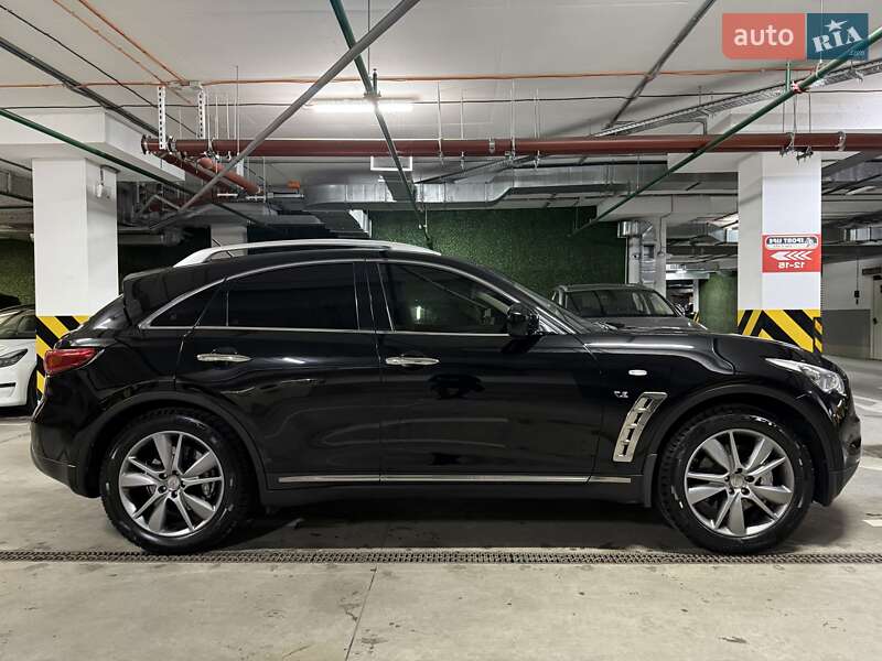 Внедорожник / Кроссовер Infiniti QX70 2013 в Киеве