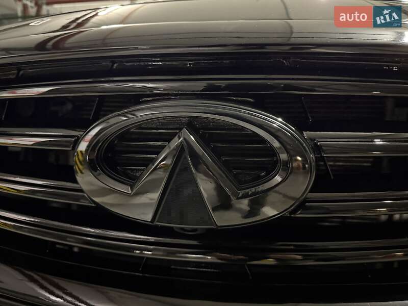 Внедорожник / Кроссовер Infiniti QX70 2013 в Киеве