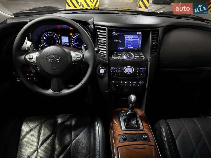 Внедорожник / Кроссовер Infiniti QX70 2013 в Киеве