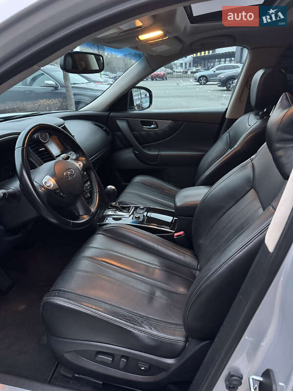 Позашляховик / Кросовер Infiniti QX70 2016 в Києві