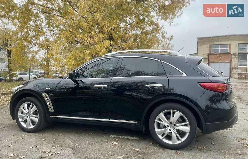 Внедорожник / Кроссовер Infiniti QX70 2015 в Киеве