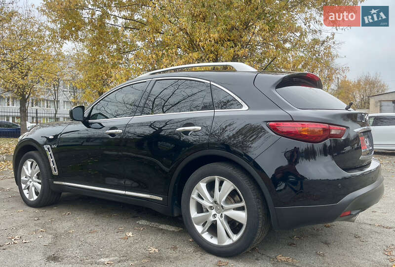 Внедорожник / Кроссовер Infiniti QX70 2015 в Киеве