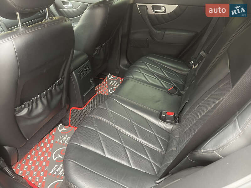 Внедорожник / Кроссовер Infiniti QX70 2015 в Киеве