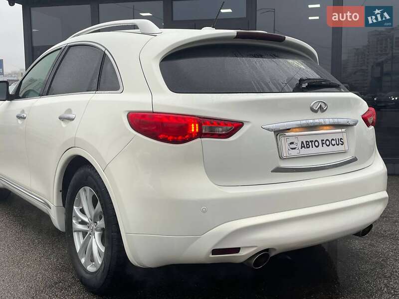 Позашляховик / Кросовер Infiniti QX70 2015 в Києві