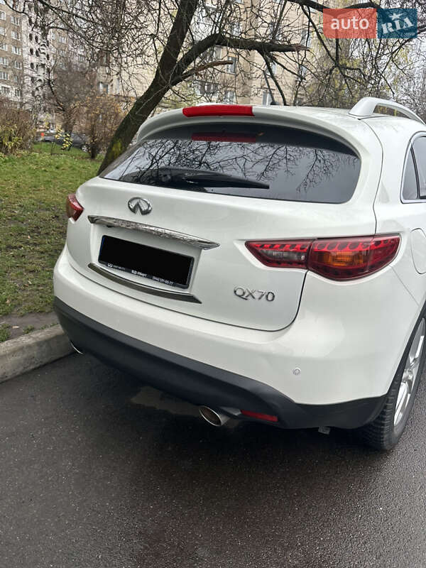 Внедорожник / Кроссовер Infiniti QX70 2016 в Киеве